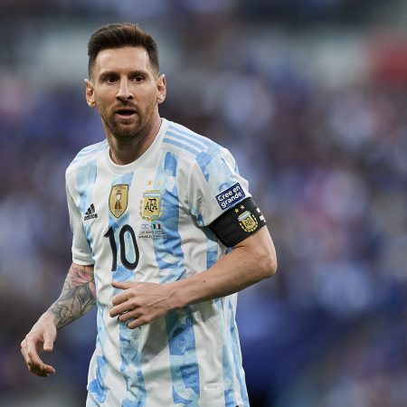 Messi có thể phá vỡ 2 kỉ lục của Maradona tại World Cup 2022